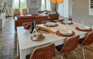 Nice Home In Cesseras With Wifi