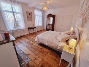 Maisons de vacances Maison de maitre avec jardin, baby-foot, proche de Cassel et plages du Nord, tout inclus ! - FR-1-510-220 : photos des chambres