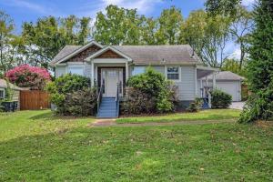 2 BR Home 4 Miles to Broadway Sleeps 4