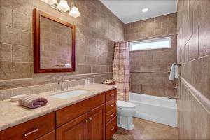 Deja Blue by Sea Scape Properties