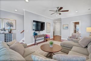 Deja Blue by Sea Scape Properties