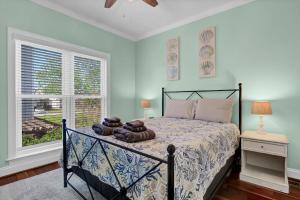 Deja Blue by Sea Scape Properties