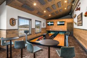 Dazzling New Lux Bowling Pickleball Pool Mtn Views
