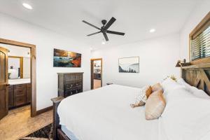 Dazzling New Lux Bowling Pickleball Pool Mtn Views