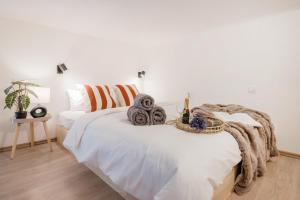 Chic 3BR Heart of District 7- Central Budapest Gem