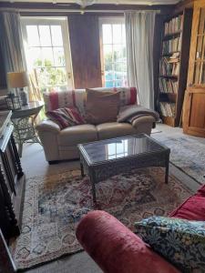 Puddle Duck Peeps Out Chalet