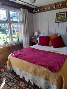 Puddle Duck Peeps Out Chalet