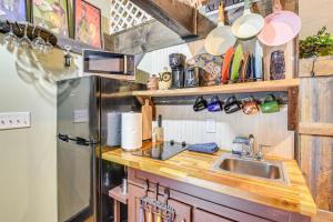 Creekside Milford Studio with Gas Grill and Mtn Views!