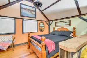 Creekside Milford Studio with Gas Grill and Mtn Views!