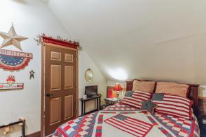 America Room at Main Street Bed & Breakfast
