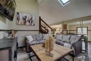 Emmas Rare Find by Beyond Expectations w Hot Tub