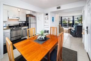201A - 1BR1.5 Bath at Seaspray Condos on Okaloosa Island, Fort Walton Beach, Fl