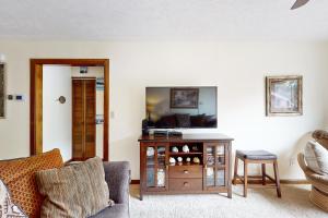 Shipwatch Pointe II P-302