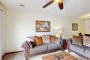 Shipwatch Pointe II P-302