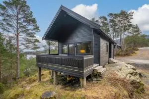 Gunnarhytta, Valevåg - Utbjoa