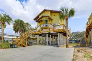 Sunny Side Up Canal-Front Getaway with Dock! - Suwannee