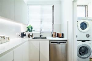 Bondi Beach Air Con, Parking and Pool