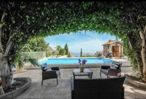 Exclusiva Villa 3HAB con piscina privada BBQ, chill-out - Chajaco