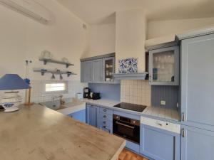 Le Lavandou Pramousquier location uniquement du samedi au samedi en juillet août et septembre Villa Entière Plage Accès Direct et Piscine Collective ouverte du 1er mai au 30 septembre Clim Wifi