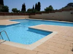 Le Lavandou Pramousquier location uniquement du samedi au samedi en juillet août et septembre Villa Entière Plage Accès Direct et Piscine Collective ouverte du 1er mai au 30 septembre Clim Wifi