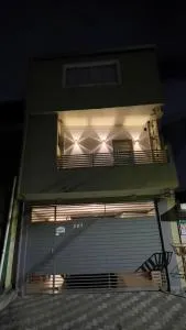 Hostel Quartos com banheiro individual perto do Aeroporto - Гуарульюс