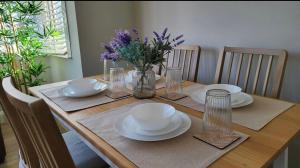 Beautiful 4Bedroom 2Bath Wifi and Free Parking