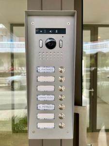 Hermes Studio - In the city just steps to the sea!