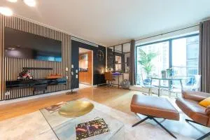 24hr concierge, gym, pool, Museum, Shopping Centre - London