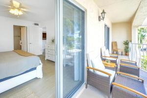 New Listing! Bayside Unit, Balcony, Private Beach!