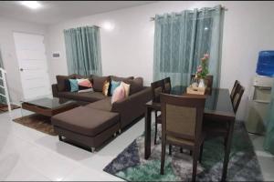 TymCasts Place - 2 Story house