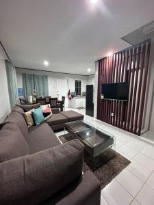 TymCasts Place - 2 Story house