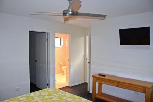 Seven On Myrtle at Hat Head - Bring your own linen.