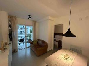 AU48 Encantador Apart com Varanda e Vista Urbana