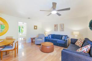 Newly remodeled 8-steps to sand path of Beach! Unit D