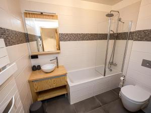 Appartement de standing calme avec terrasse, espace bien-être et parking privé - FR-1-346-577