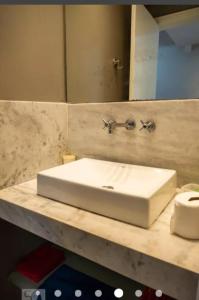 Small quiet condo posto 6