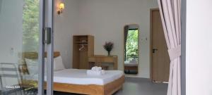 Phòng Giường Đôi Có Sân Hiên (Double Room with Terrace)