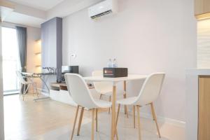 Brand New and Comfy Studio at Daan Mogot City Apartment By Travelio