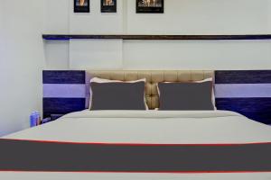 Super Townhouse Poona Royal