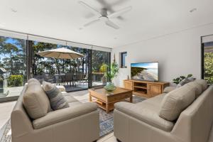 Bowie's Beach House by Experience Jervis Bay