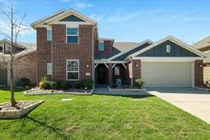 The Aubrey Escape with Fenced Backyard - Pilot Point