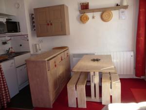 Appartements Studio cabine superieur proche pistes, 4 pers, balcon sud, casier a ski - FR-1-771-76 : photos des chambres