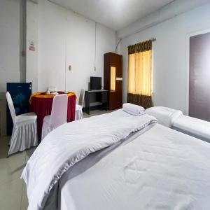 RedDoorz near Salib Kasih Tarutung