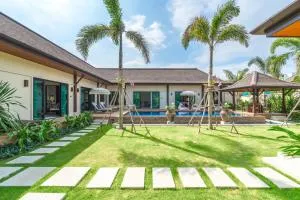 4BR Luxury pool villa with tropical garden nearby Bangtao and Layan beach - Ban Riang