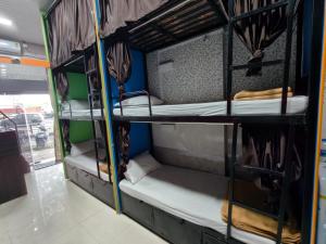 Rameshwar Dormitories - Vile Parle Highway