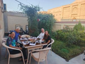 Shodlik Guest House - 3hvězdičkové hotely ve městě Chiva