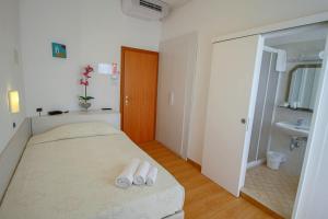 Standard Single Room room in Hotel Manuela