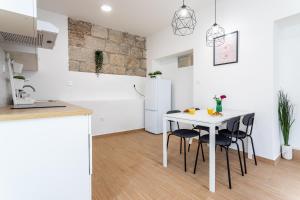 Zeus Downtown Apartment