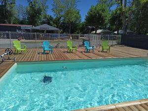 Campings TONNEAU HERBERGEMENT INSOLITE AU CAMPING DES NIERES : photos des chambres