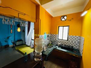 Urban loft cozy 1bhk Homestay